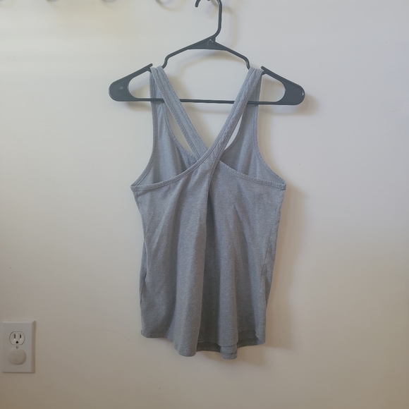 Under Armour Tank Top XS!! - Picture 2 of 3
